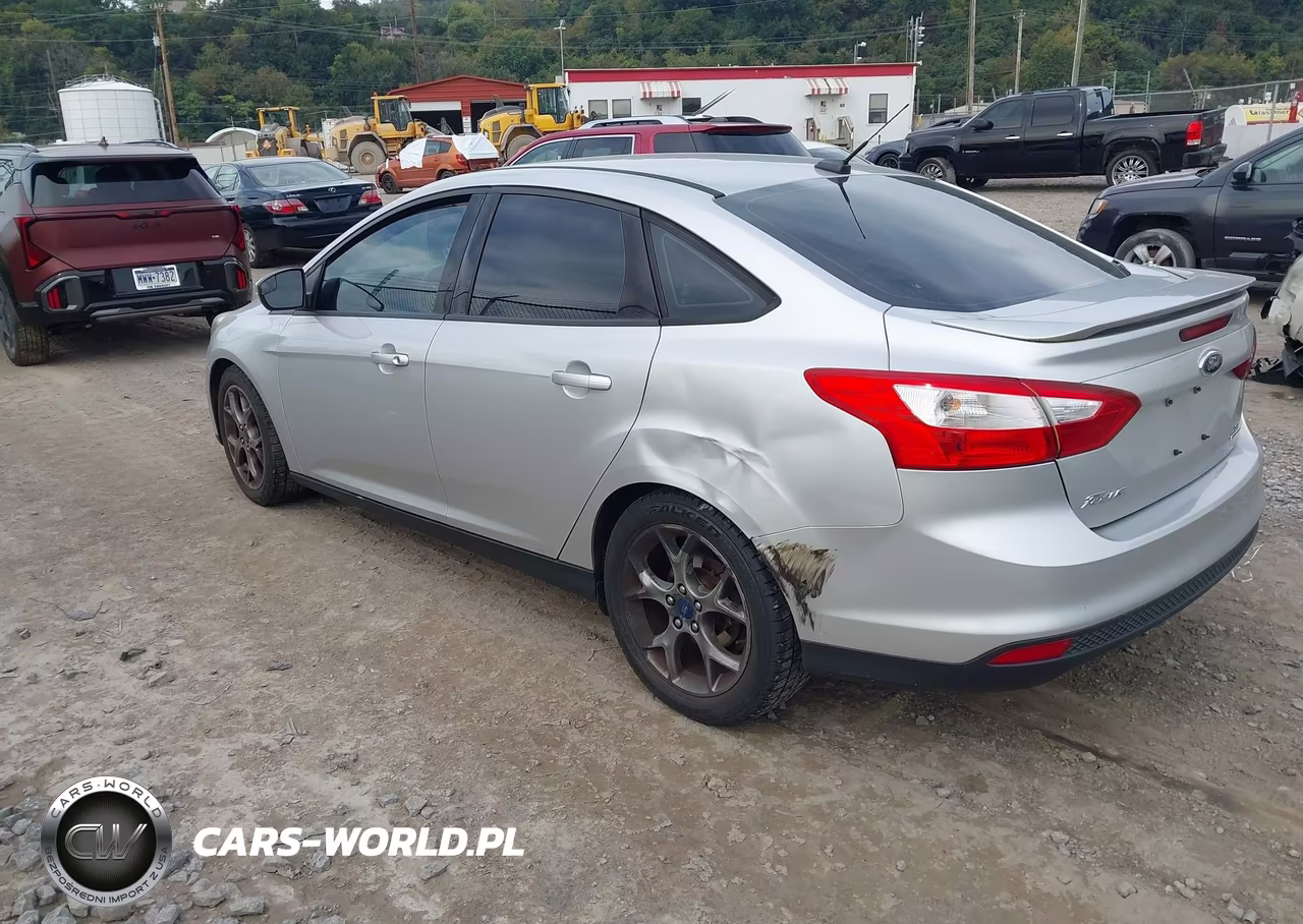 2014 Ford Focus Se VIN:1FADP3F24EL212094 - 3