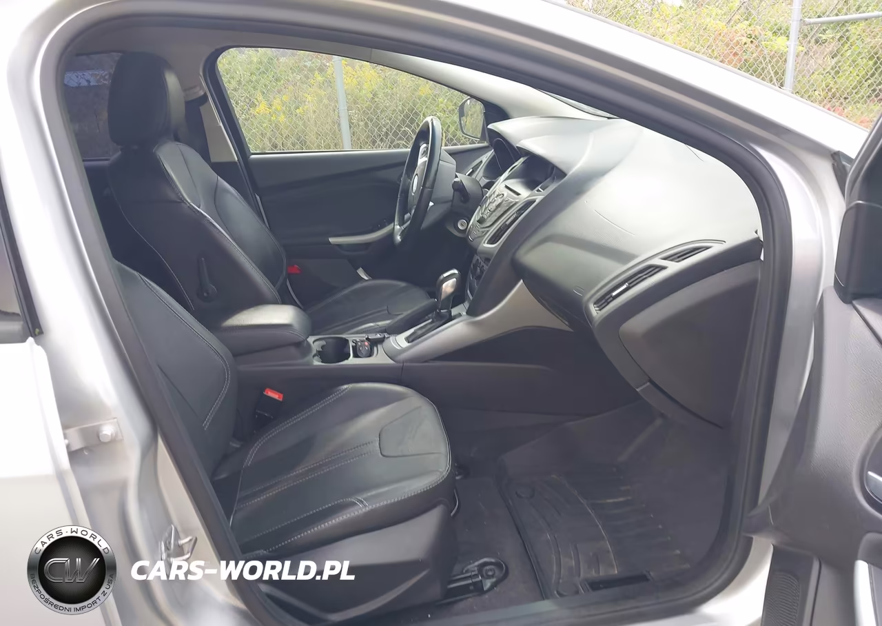 2014 Ford Focus Se VIN:1FADP3F24EL212094 - 5