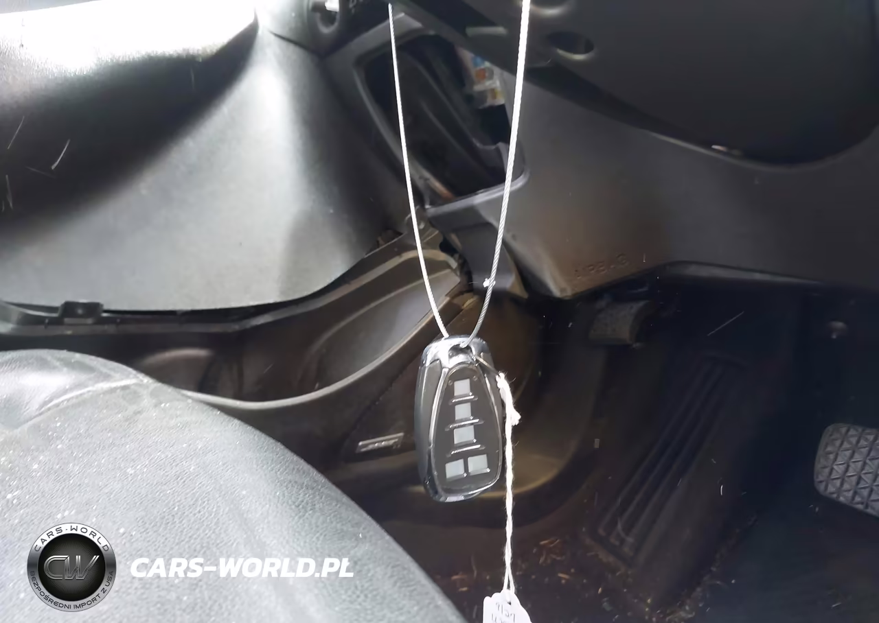2018 Chevrolet Malibu Premier VIN:1G1ZE5SX7JF101575 - 11