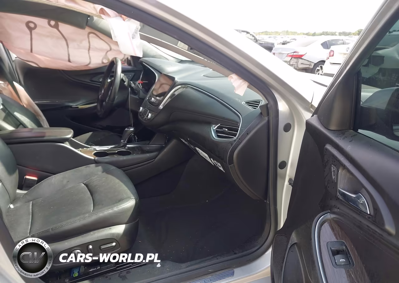 2018 Chevrolet Malibu Premier VIN:1G1ZE5SX7JF101575 - 5
