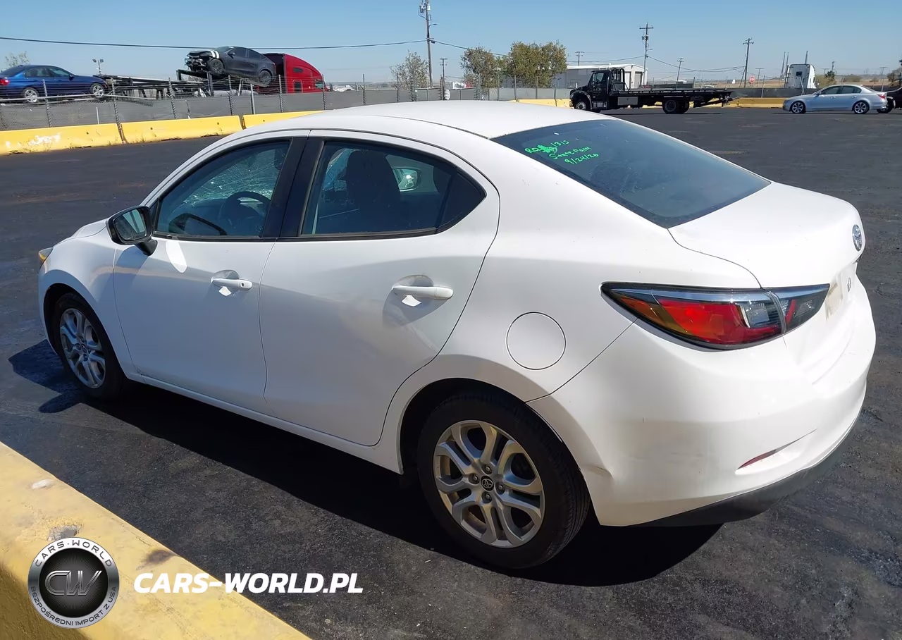 2018 Toyota Yaris Ia VIN:3MYDLBYV7JY304021 - 3