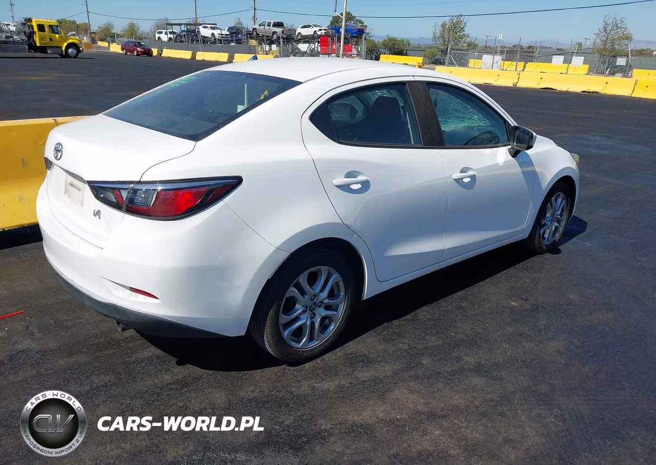 2018 Toyota Yaris Ia VIN:3MYDLBYV7JY304021 - 4