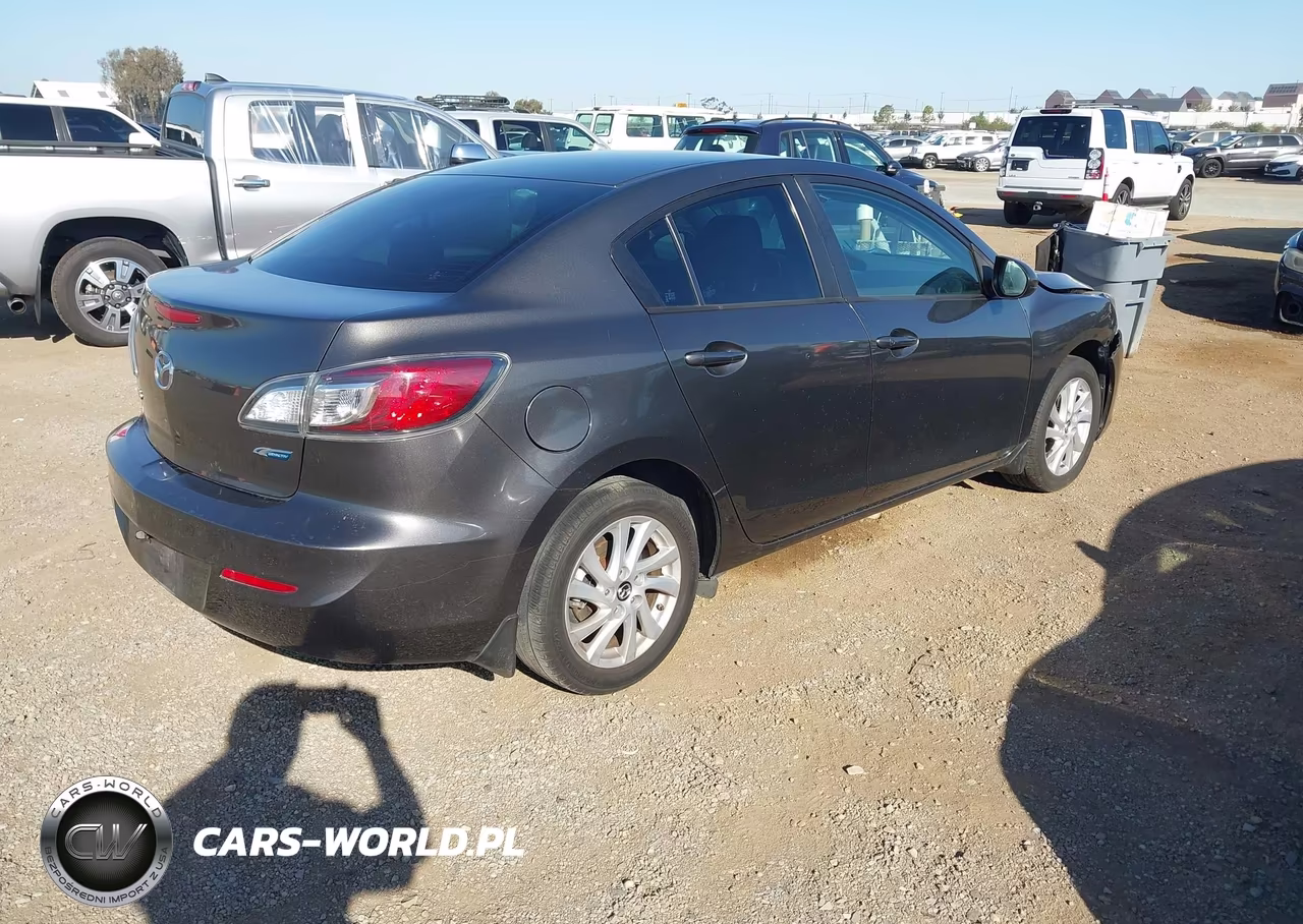 2013 Mazda Mazda3 I Touring VIN:JM1BL1VP0D1759081 - 4