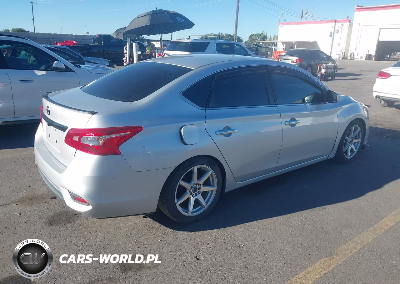 2017 Nissan Sentra S VIN:3N1AB7APXHY405371 - 4