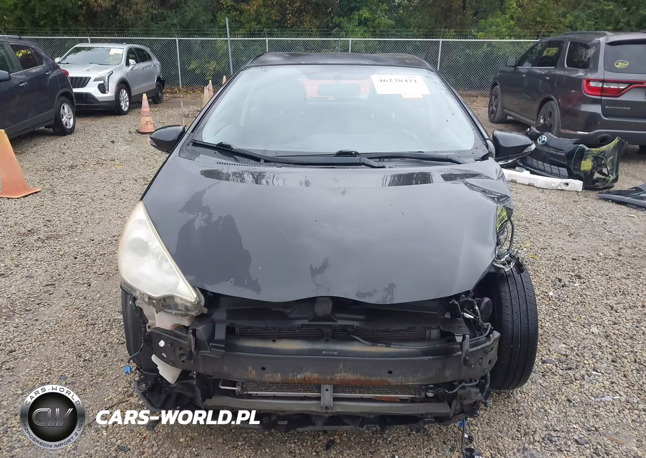 2013 Toyota Prius C Two VIN:JTDKDTB30D1536145 - 13
