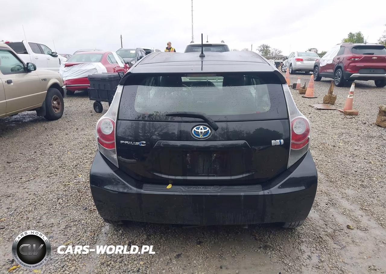 2013 Toyota Prius C Two VIN:JTDKDTB30D1536145 - 17