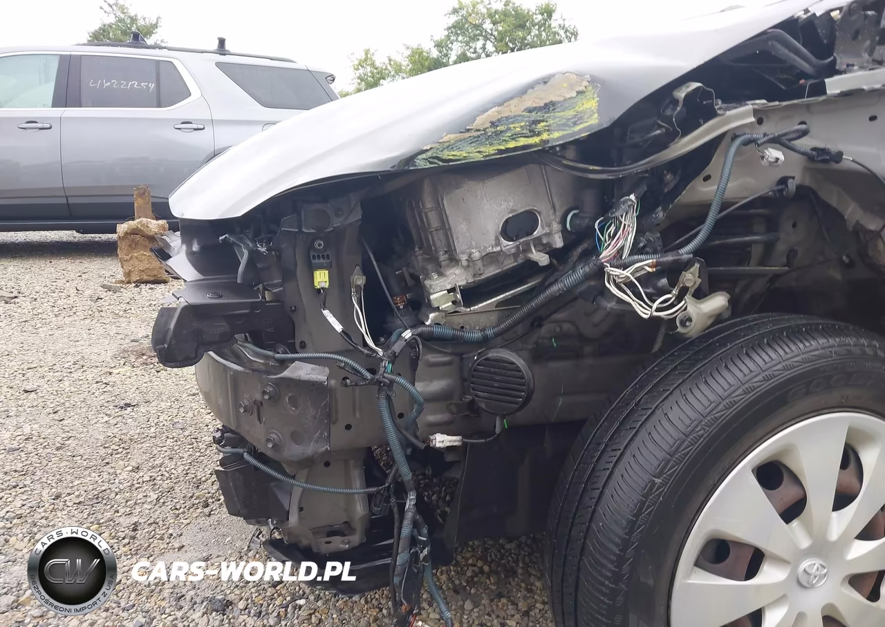 2013 Toyota Prius C Two VIN:JTDKDTB30D1536145 - 19