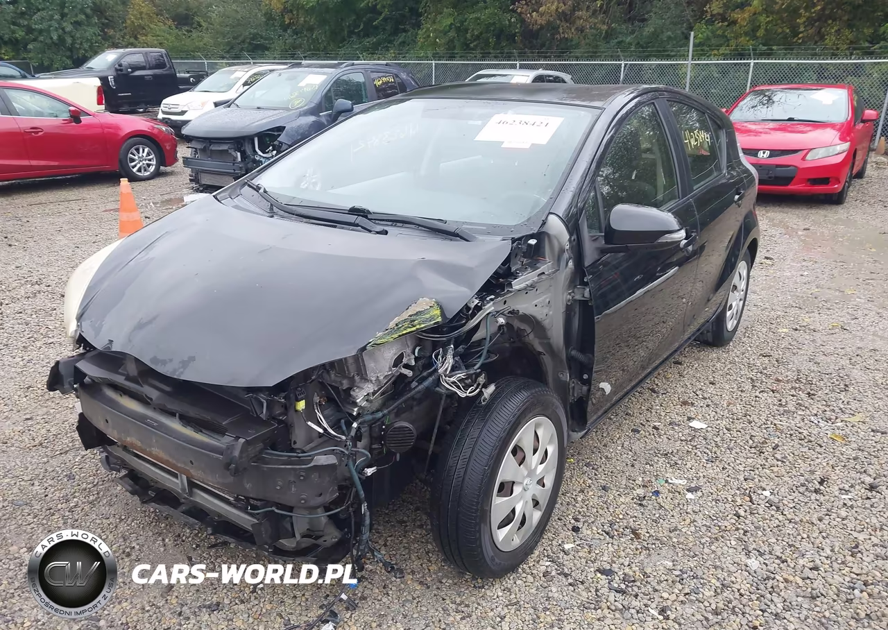 2013 Toyota Prius C Two VIN:JTDKDTB30D1536145 - 2