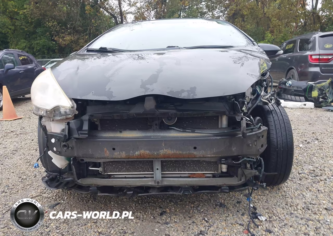 2013 Toyota Prius C Two VIN:JTDKDTB30D1536145 - 20
