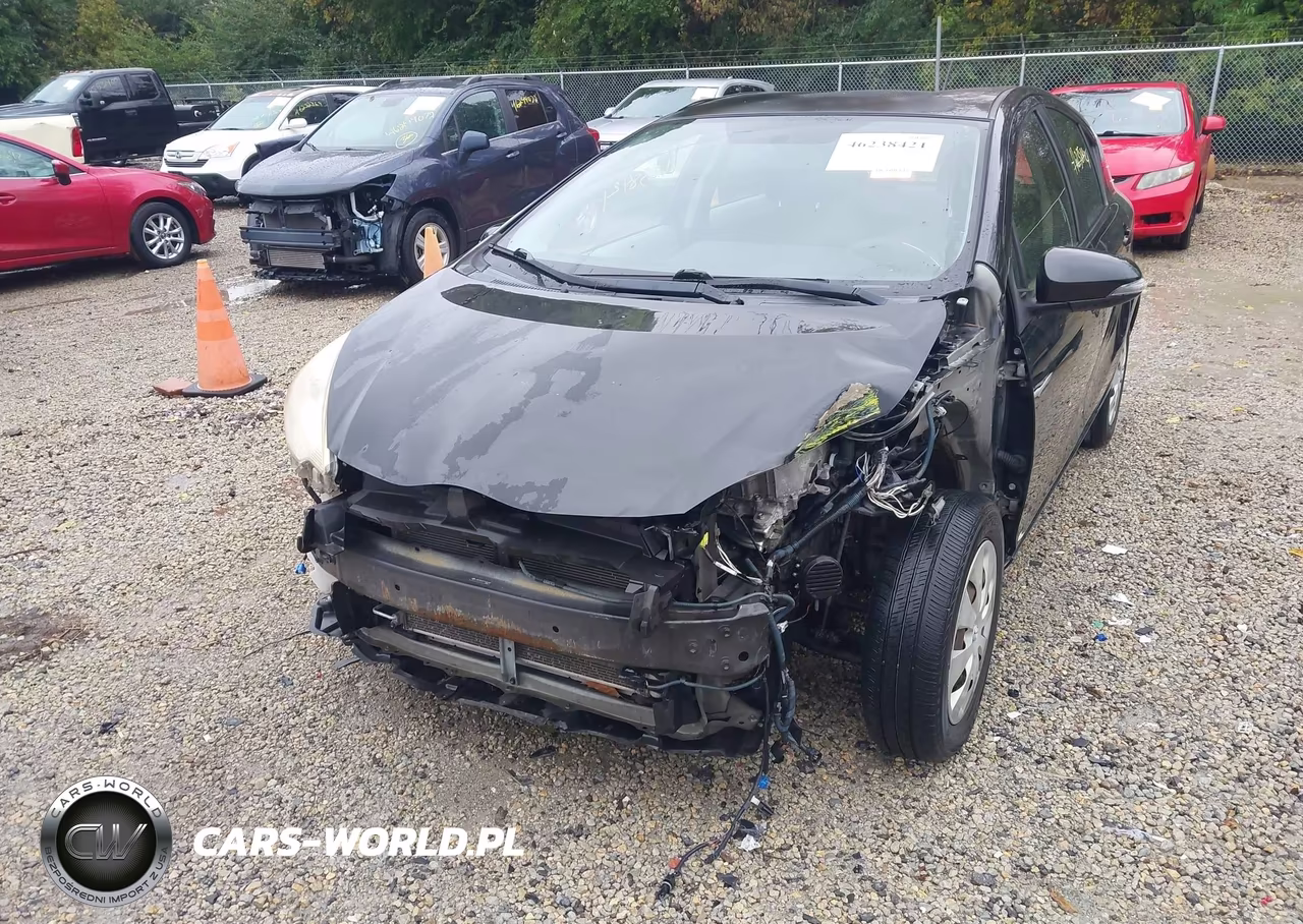 2013 Toyota Prius C Two VIN:JTDKDTB30D1536145 - 6