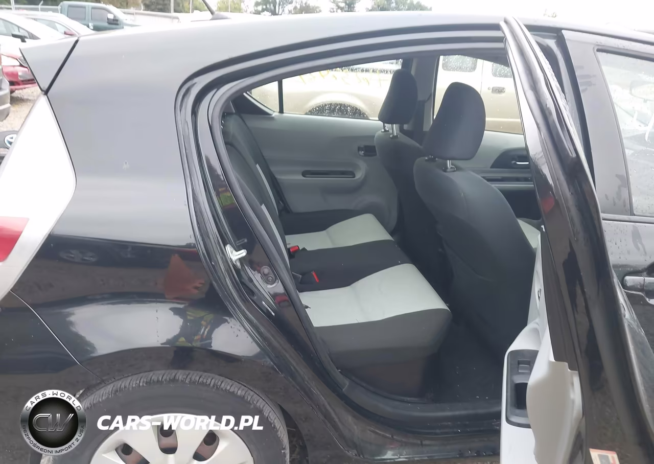 2013 Toyota Prius C Two VIN:JTDKDTB30D1536145 - 8