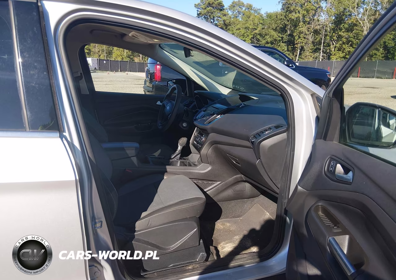 2017 Ford Escape Se VIN:1FMCU0G94HUC88742 - 5