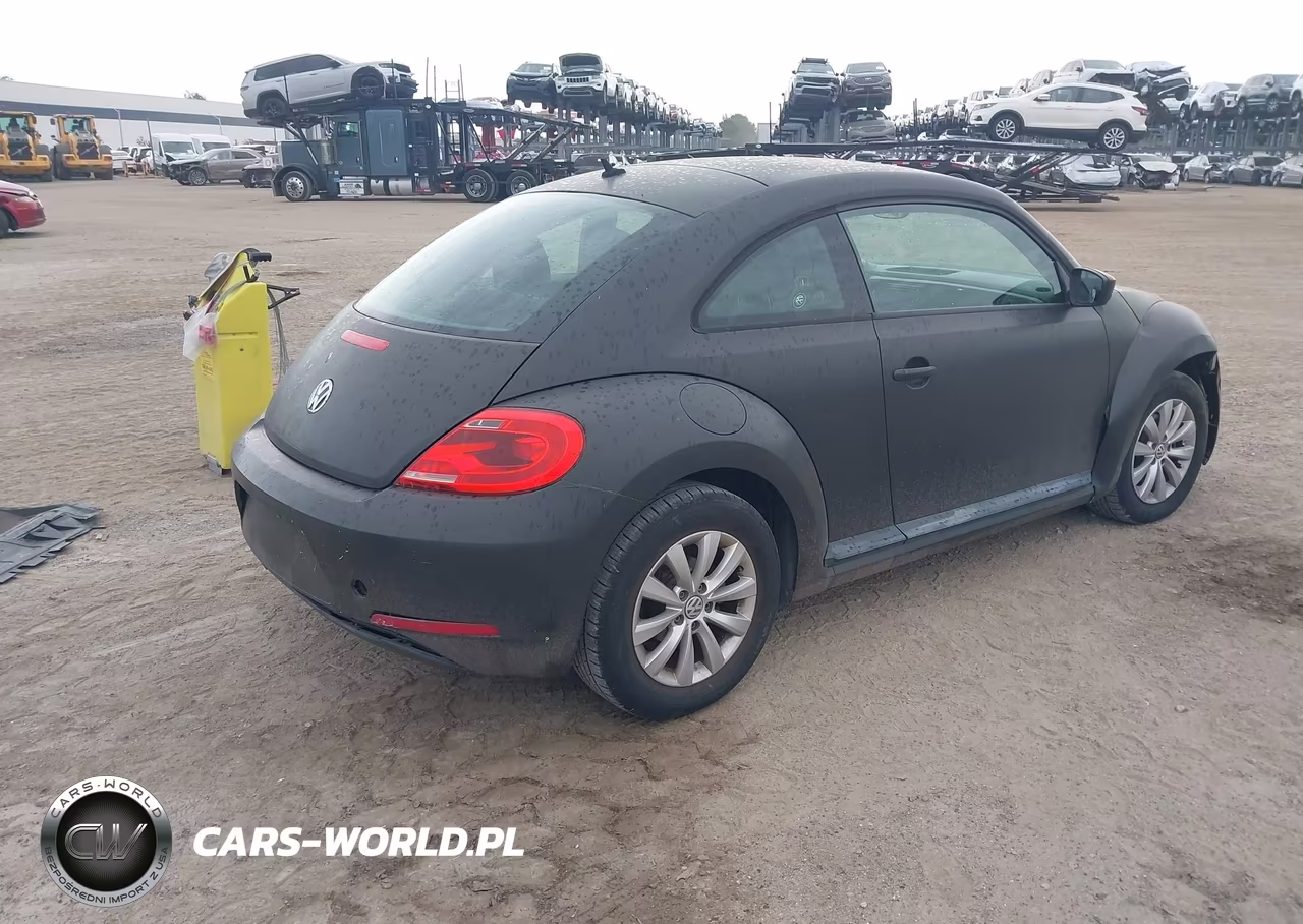 2016 Volkswagen Beetle 1.8T Wolfsburg Edition VIN:3VWF17AT4GM610352 - 4