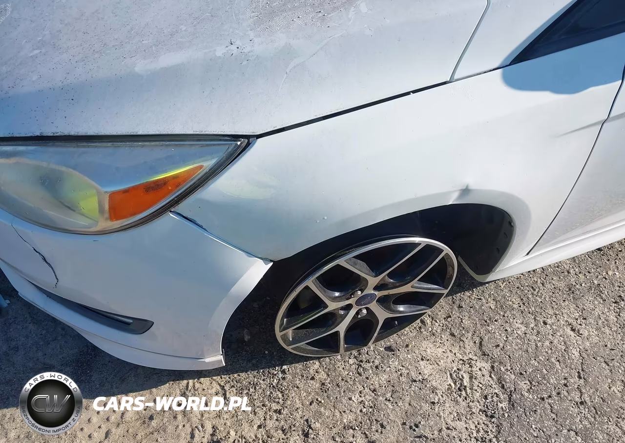 2015 Ford Focus Se VIN:1FADP3F28FL277743 - 13