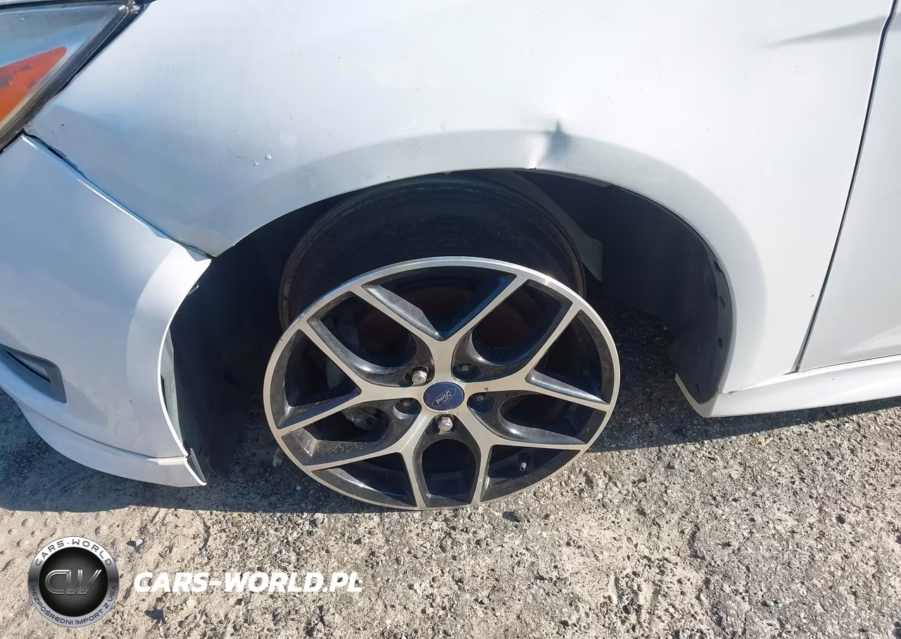 2015 Ford Focus Se VIN:1FADP3F28FL277743 - 14
