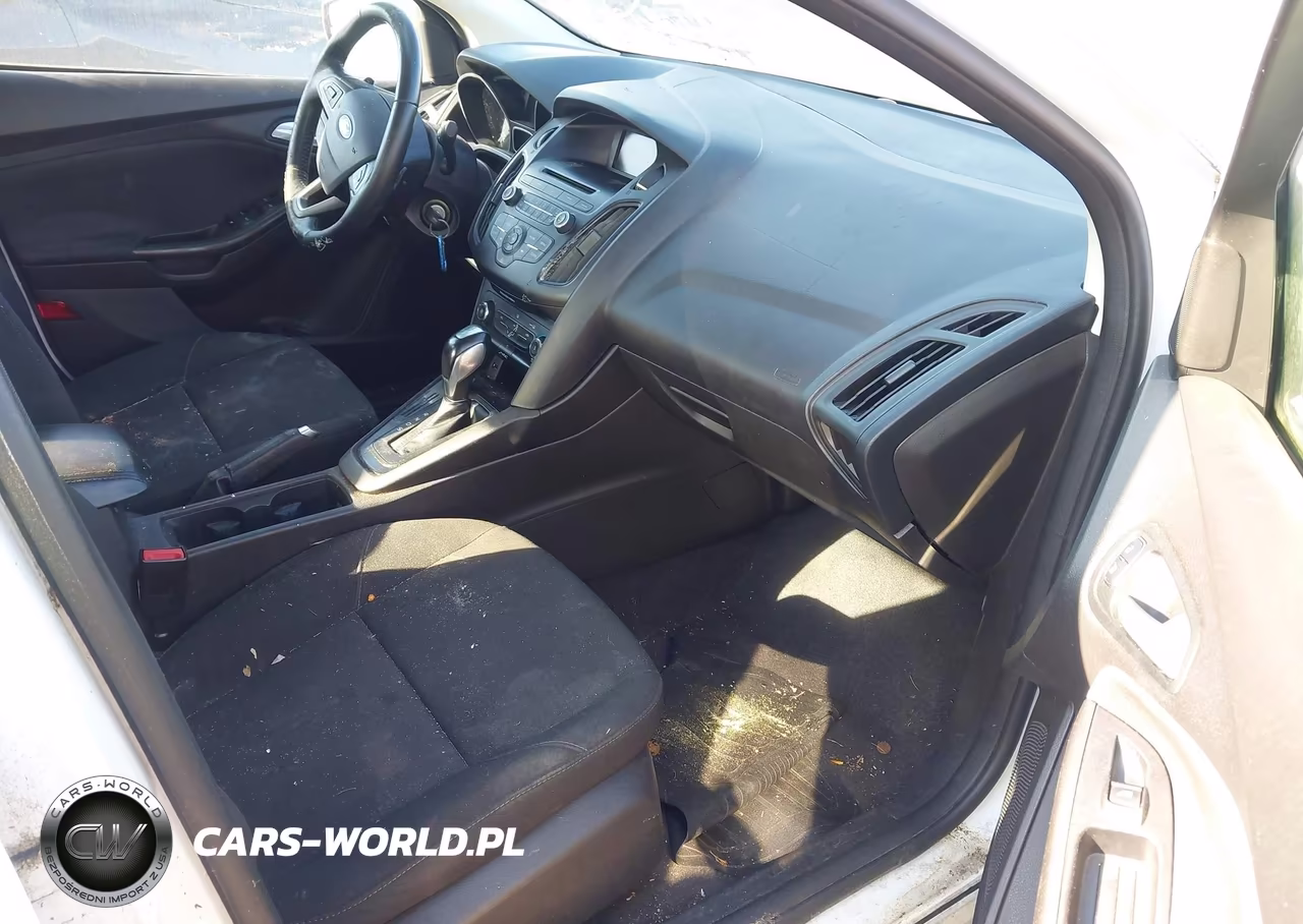 2015 Ford Focus Se VIN:1FADP3F28FL277743 - 5