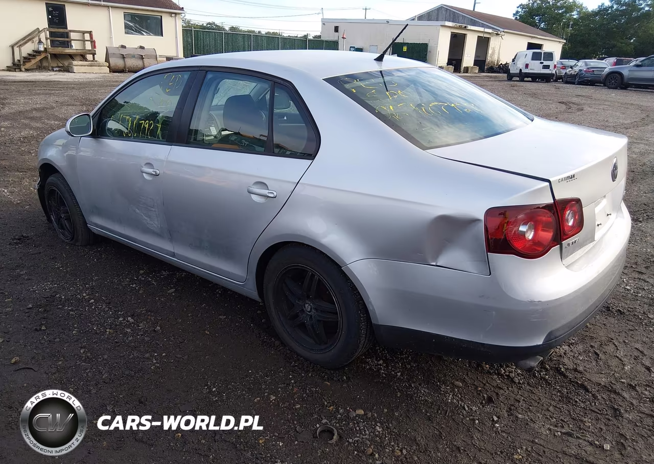 2010 Volkswagen Jetta S VIN:3VWJZ7AJ3AM071747 - 3