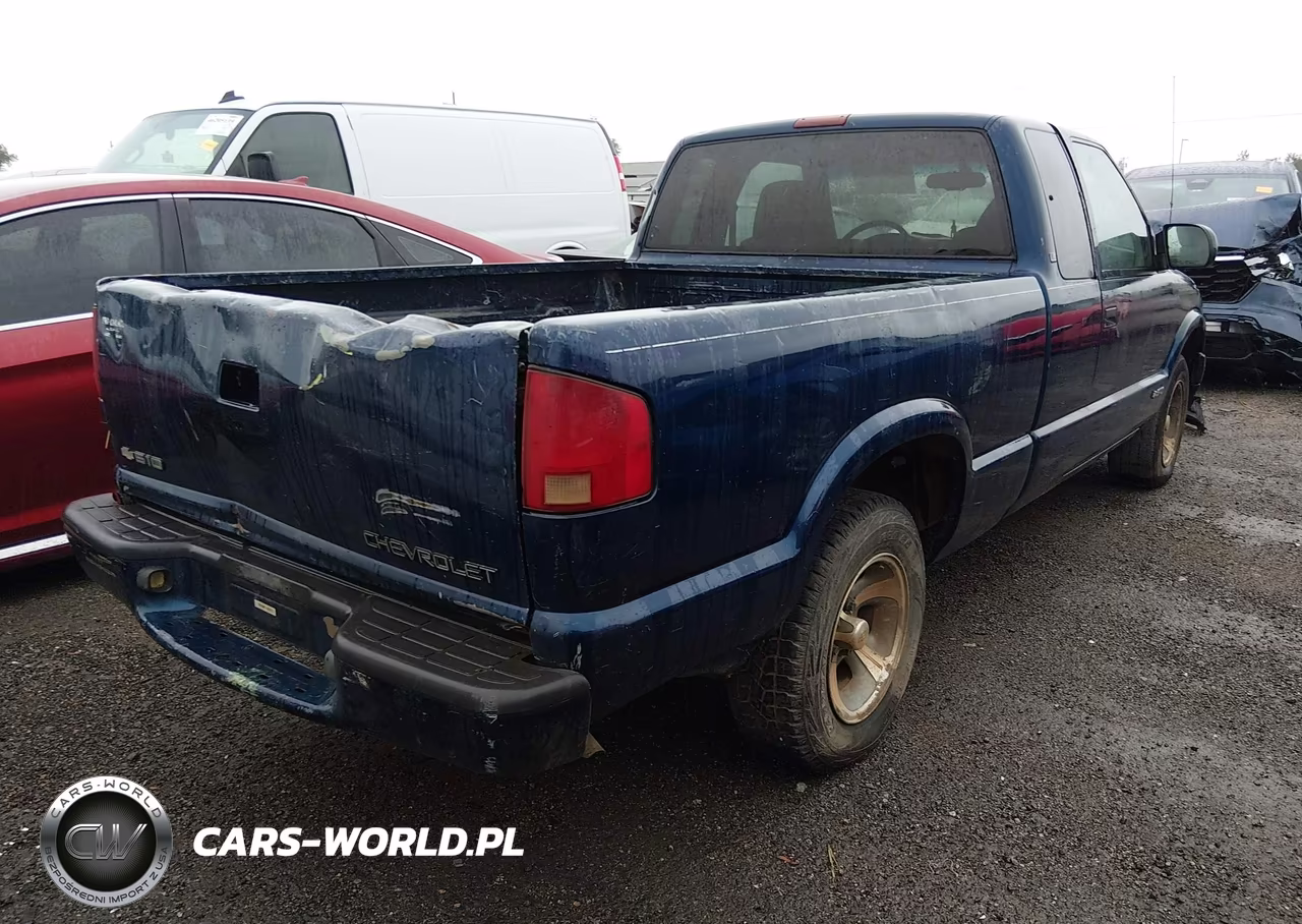 2000 Chevrolet S10 VIN:1GCCS195XYK243861 - 4