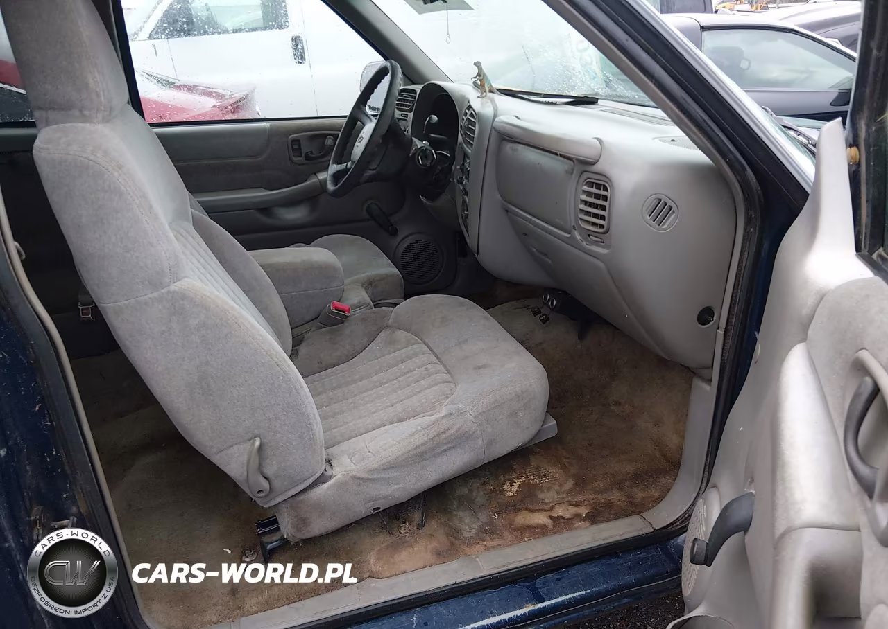 2000 Chevrolet S10 VIN:1GCCS195XYK243861 - 5