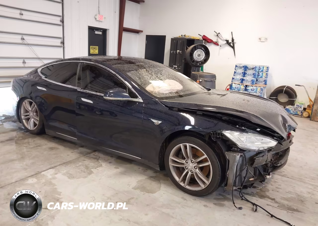 2013 Tesla Model S – zdjęcie 1 z 15