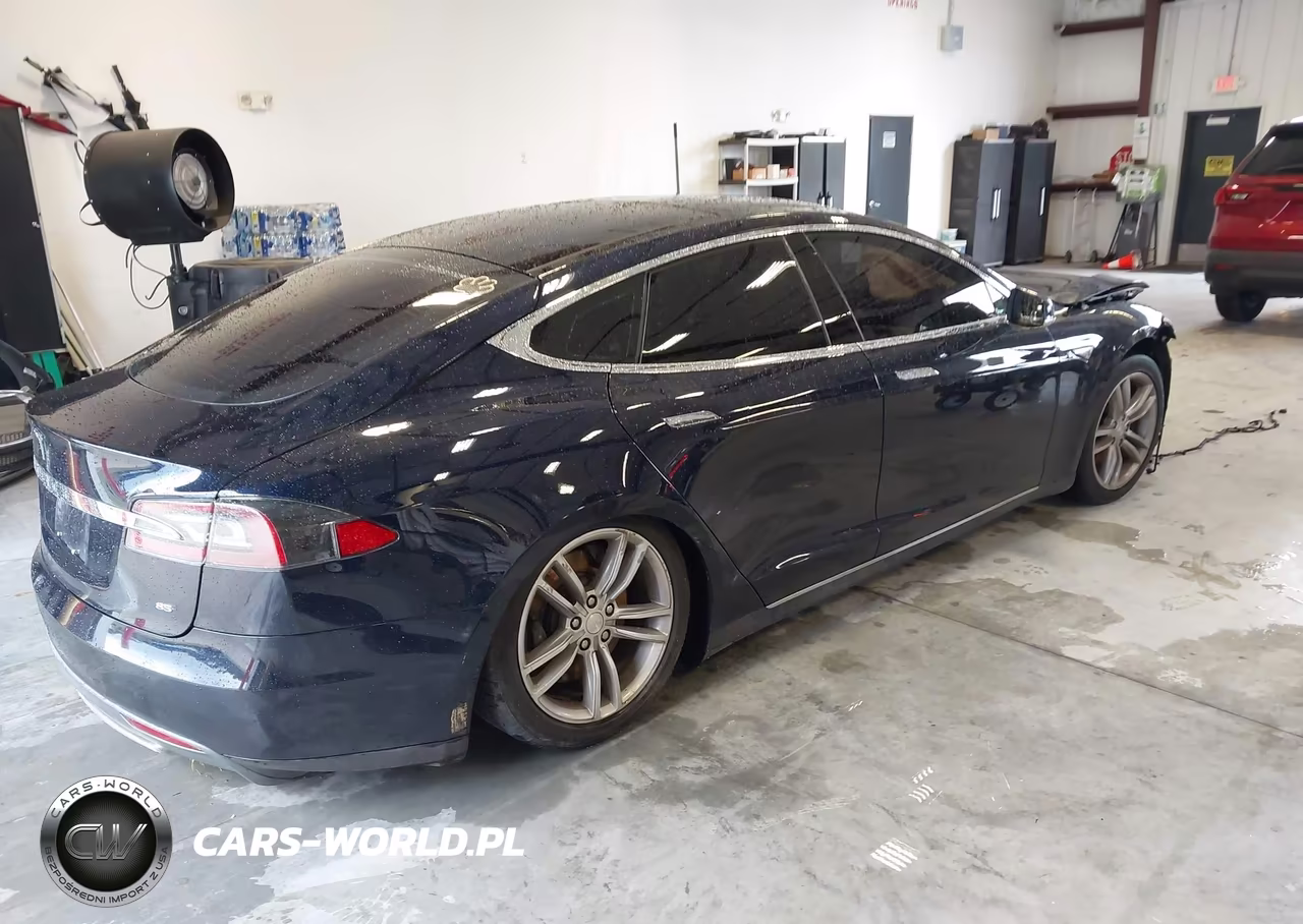 2013 Tesla Model S VIN:5YJSA1DN4DFP04517 - 4