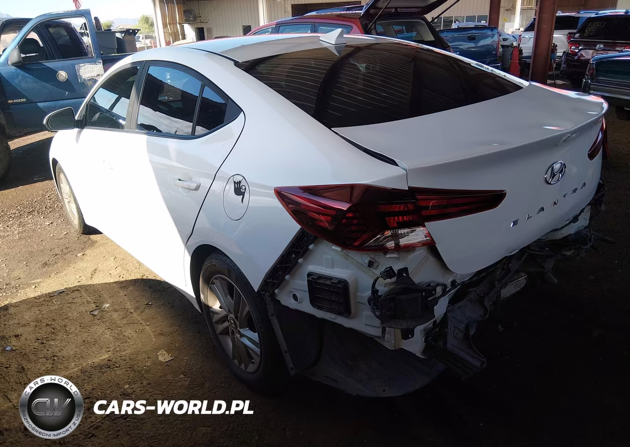 2019 Hyundai Elantra Sel VIN:5NPD84LFXKH424308 - 3