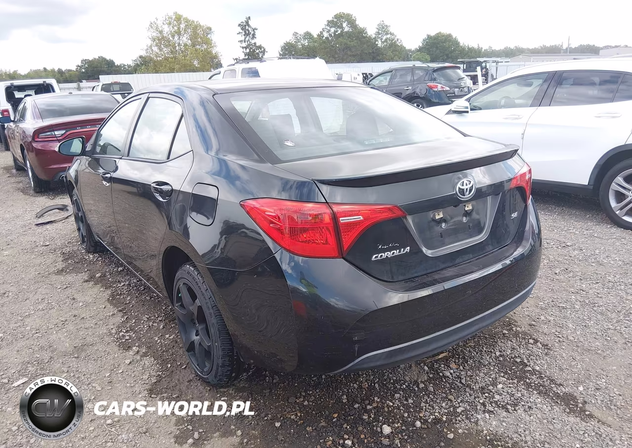 2017 Toyota Corolla Se VIN:5YFBURHE7HP729809 - 3