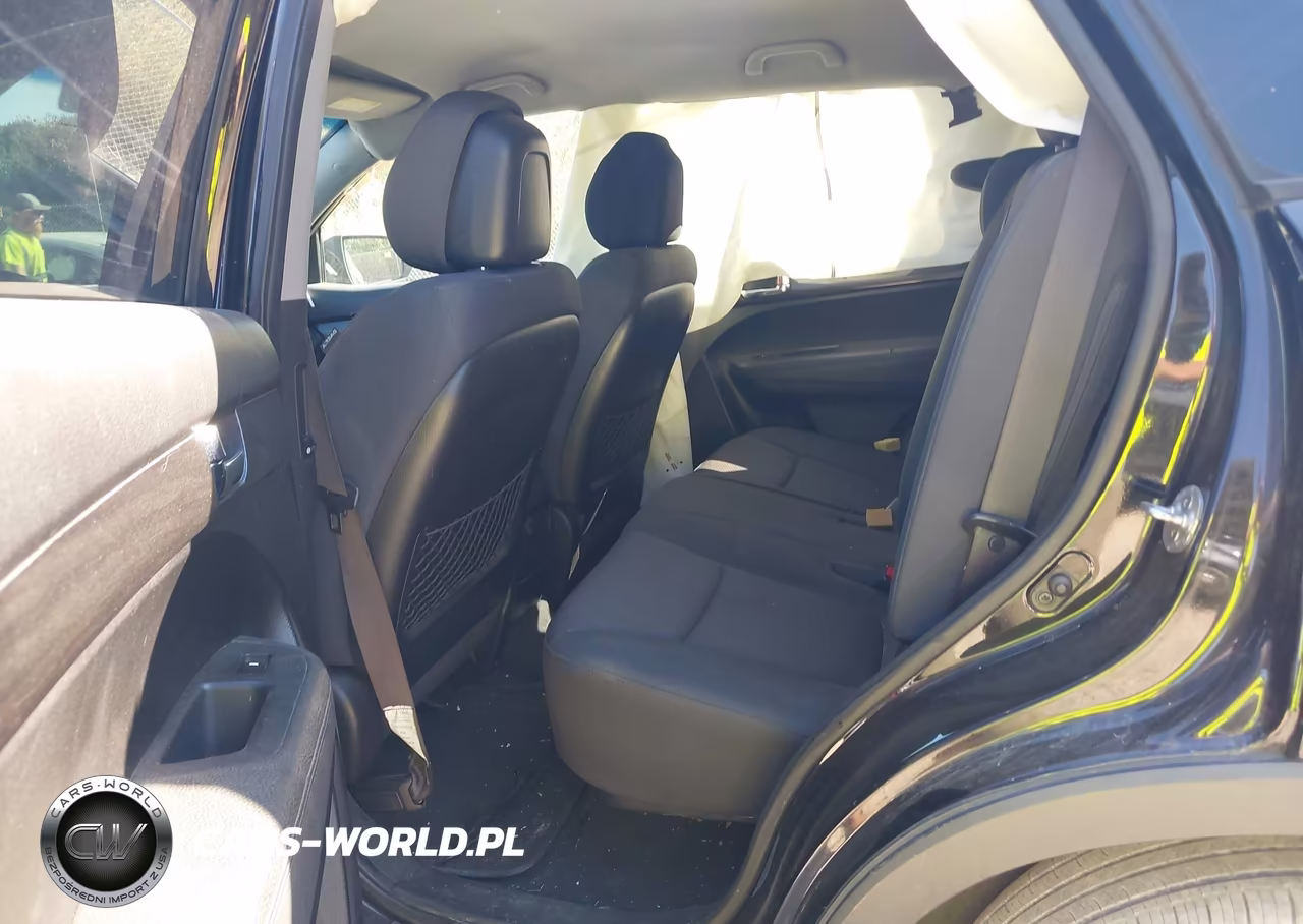 2011 Kia Sorento Lx VIN:5XYKT4A1XBG168904 - 8