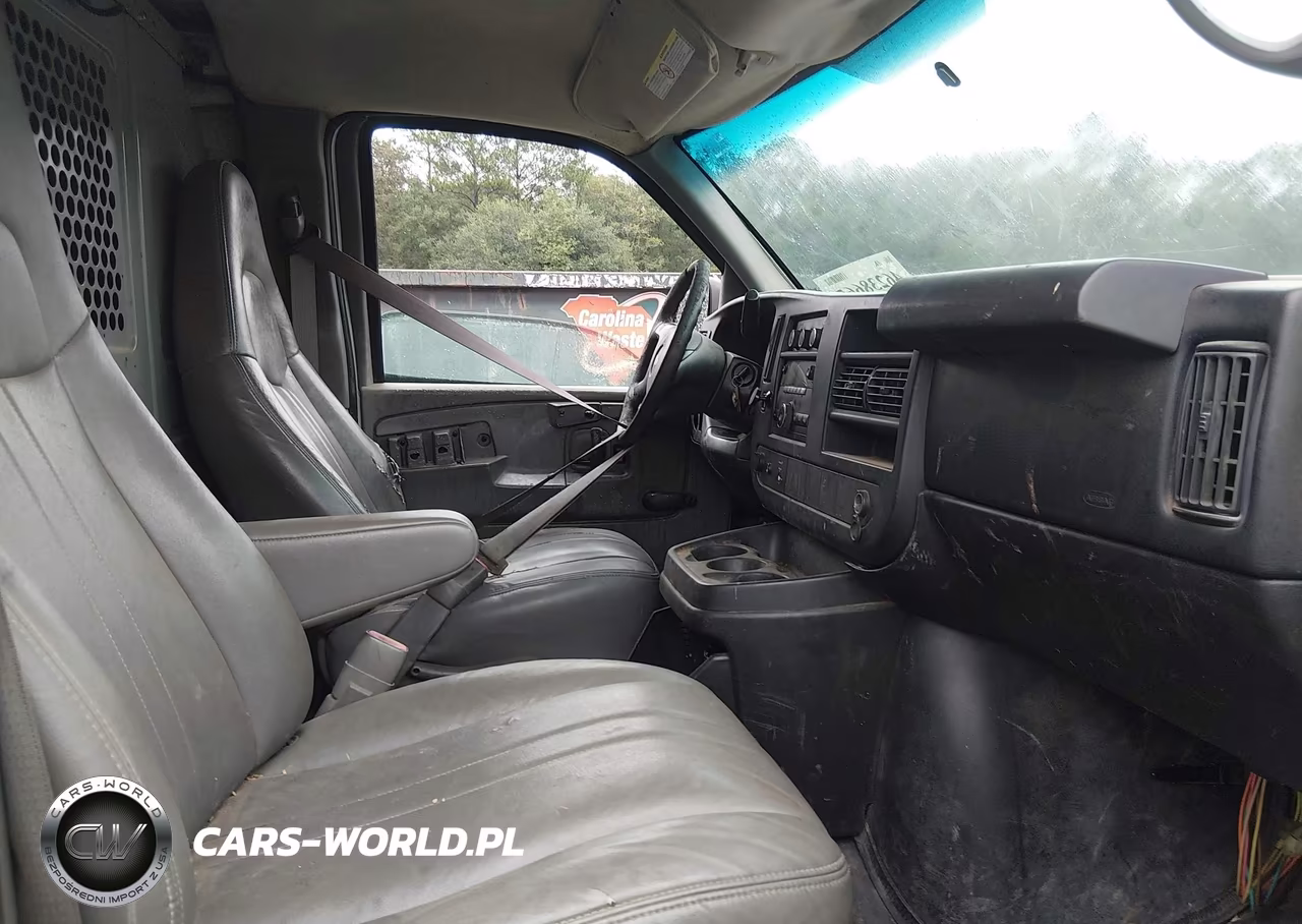 2011 Chevrolet Express 2500 Work Van VIN:1GCWGFCA1B1140634 - 5