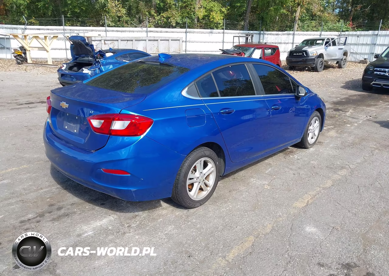 2018 Chevrolet Cruze Lt Auto VIN:1G1BE5SM2J7135358 - 4
