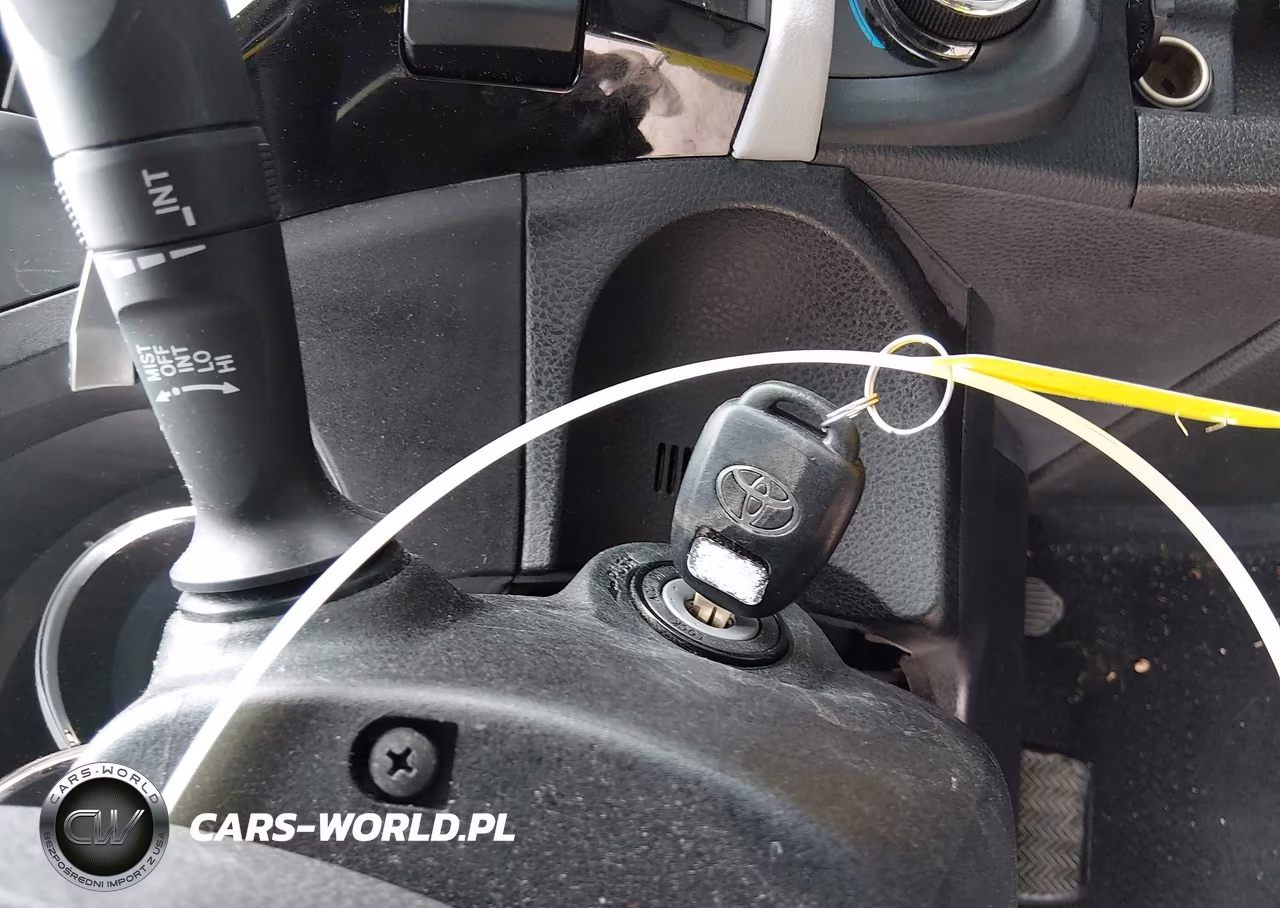 2014 Toyota Corolla Le Plus VIN:5YFBURHEXEP030217 - 11