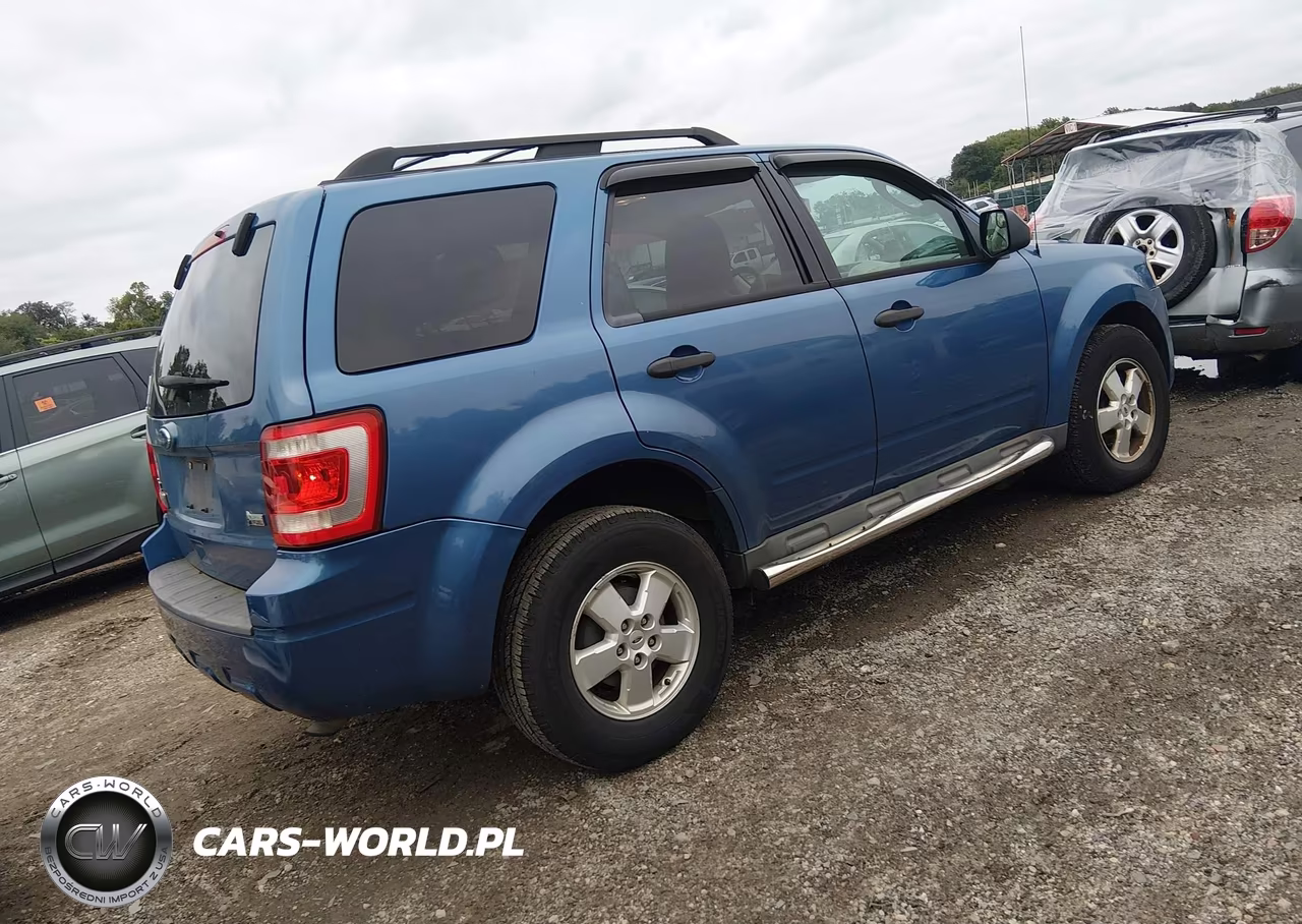 2010 Ford Escape Xlt VIN:1FMCU0DG4AKC66759 - 4