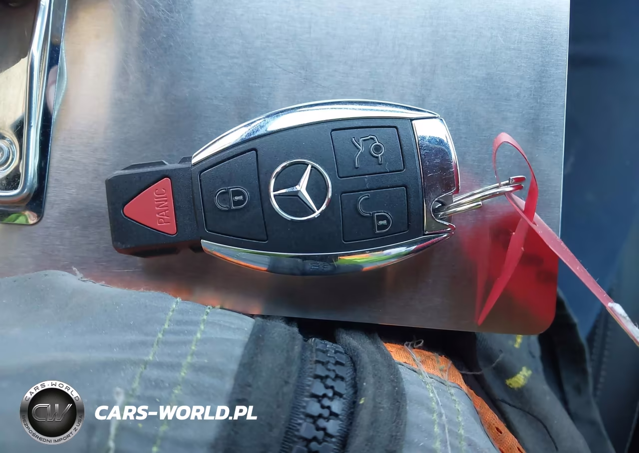 2018 Mercedes-Benz Slc 300 VIN:WDDPK3JA8JF151061 - 11