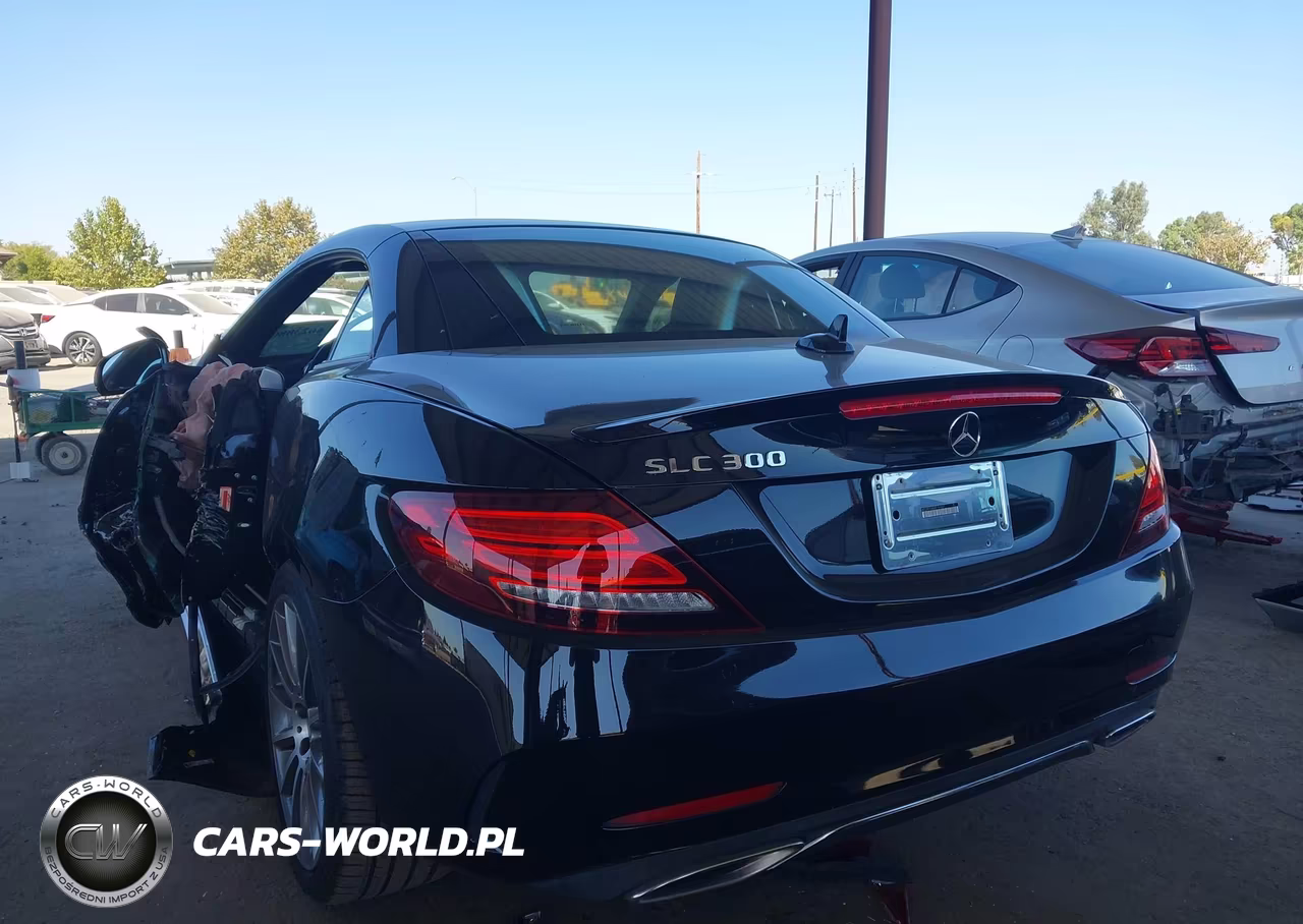 2018 Mercedes-Benz Slc 300 VIN:WDDPK3JA8JF151061 - 3