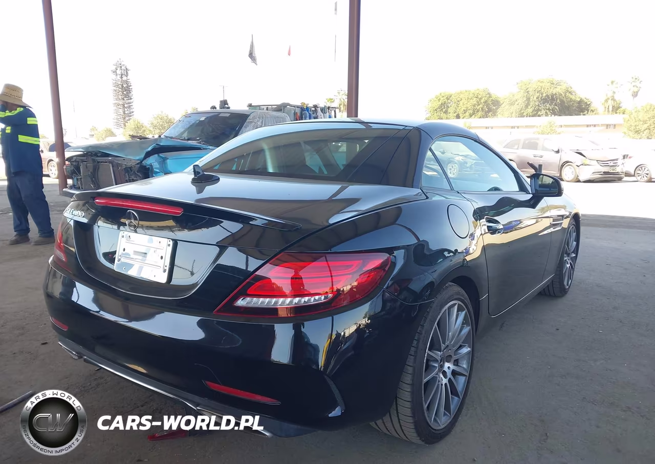 2018 Mercedes-Benz Slc 300 VIN:WDDPK3JA8JF151061 - 4