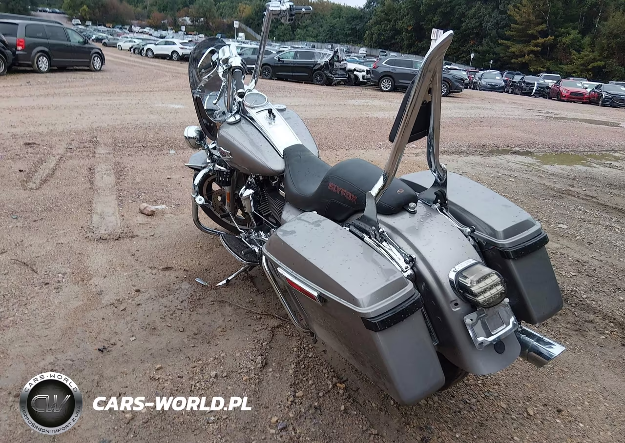 2017 Harley-Davidson Flhr Road King VIN:1HD1FBC13HB618026 - 3