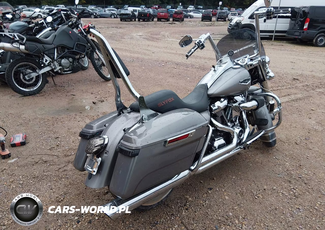 2017 Harley-Davidson Flhr Road King VIN:1HD1FBC13HB618026 - 4