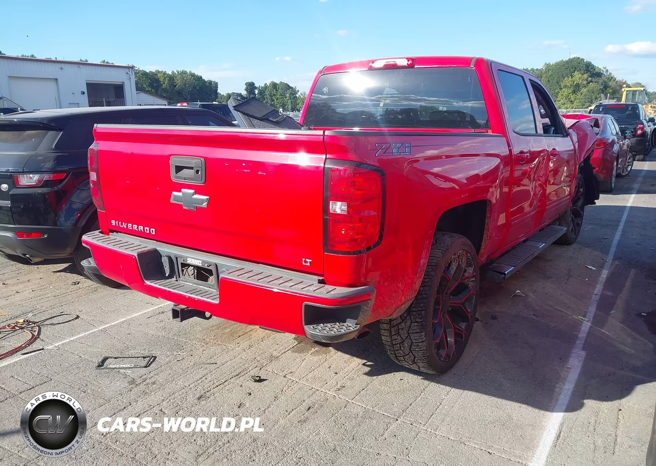 2018 Chevrolet Silverado 1500 2Lt VIN:3GCUKREC8JG527848 - 4