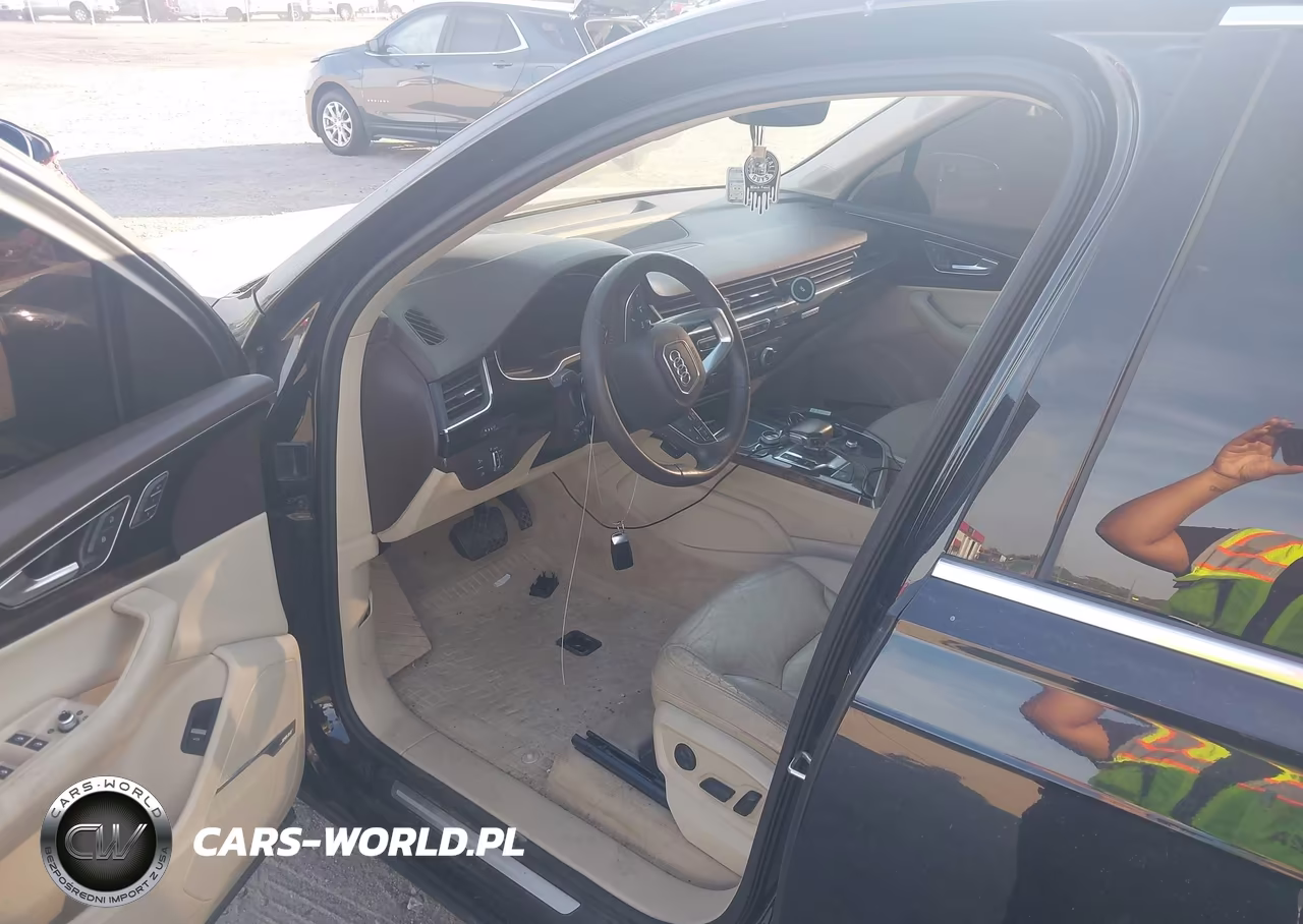 2017 Audi Q7 3.0T Premium VIN:WA1LAAF72HD027672 - 12