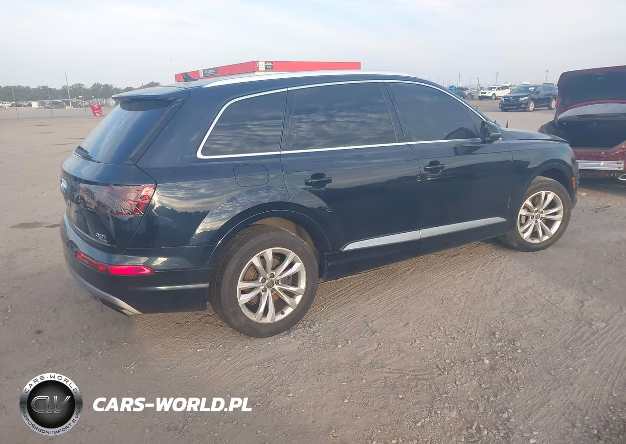 2017 Audi Q7 3.0T Premium VIN:WA1LAAF72HD027672 - 4