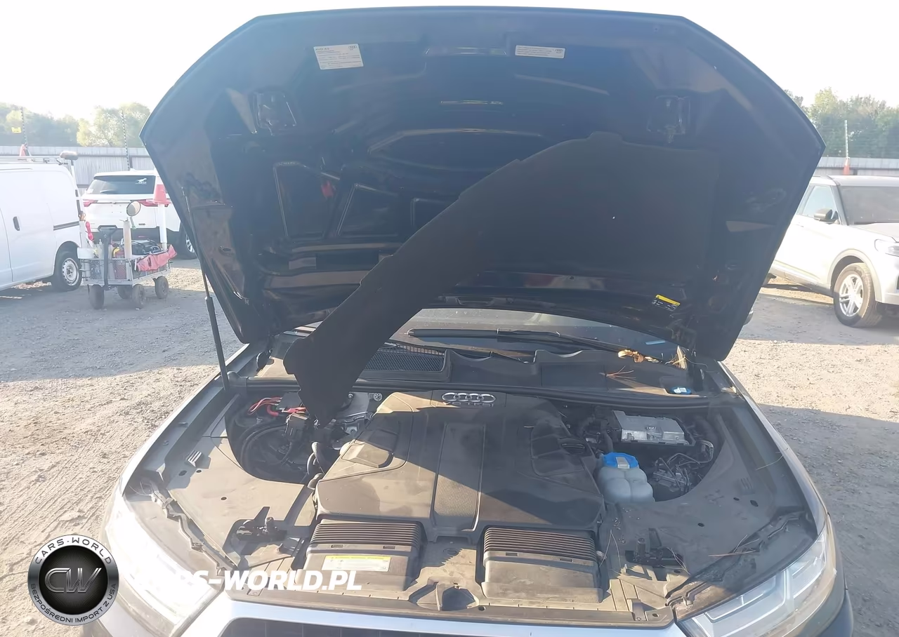 2017 Audi Q7 3.0T Premium VIN:WA1LAAF72HD027672 - 6