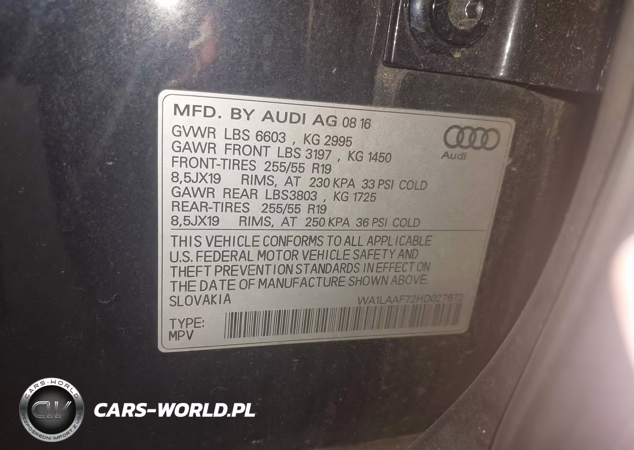 2017 Audi Q7 3.0T Premium VIN:WA1LAAF72HD027672 - 9