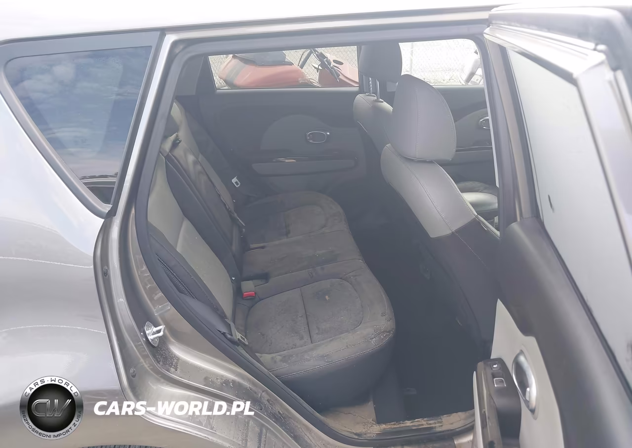 2018 Kia Soul + VIN:KNDJP3A56J7603992 - 8