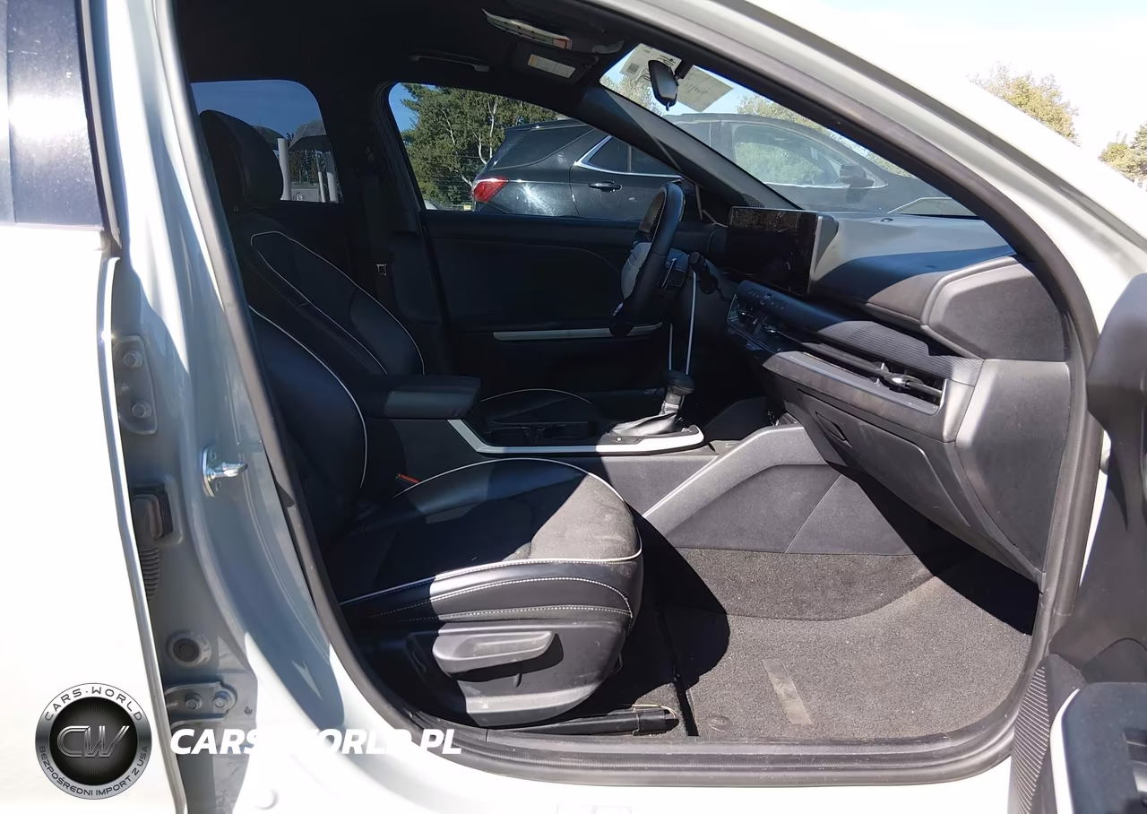 2025 Kia K4 Gt-Line VIN:3KPFW4DE1SE063348 - 5