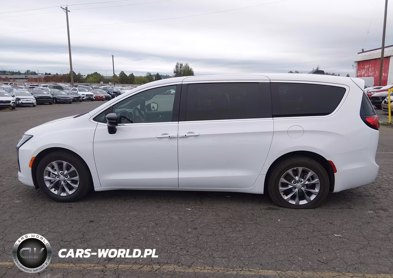 2027 Chrysler Pacifica VIN:2C4RC1GGXVR587313 - 15