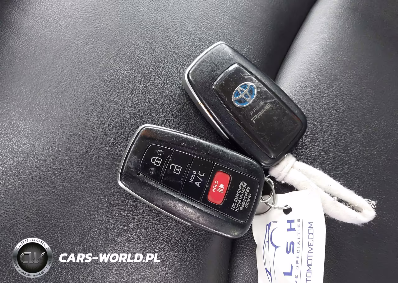2018 Toyota Prius Prime Advanced VIN:JTDKARFP8J3079965 - 11