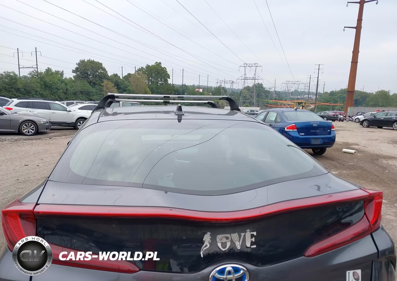 2018 Toyota Prius Prime Advanced VIN:JTDKARFP8J3079965 - 16