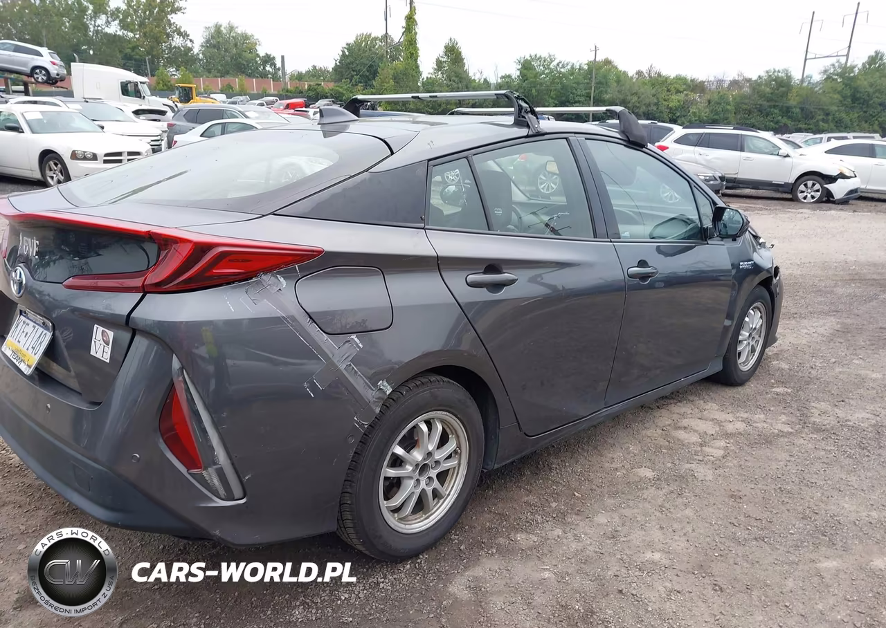 2018 Toyota Prius Prime Advanced VIN:JTDKARFP8J3079965 - 4