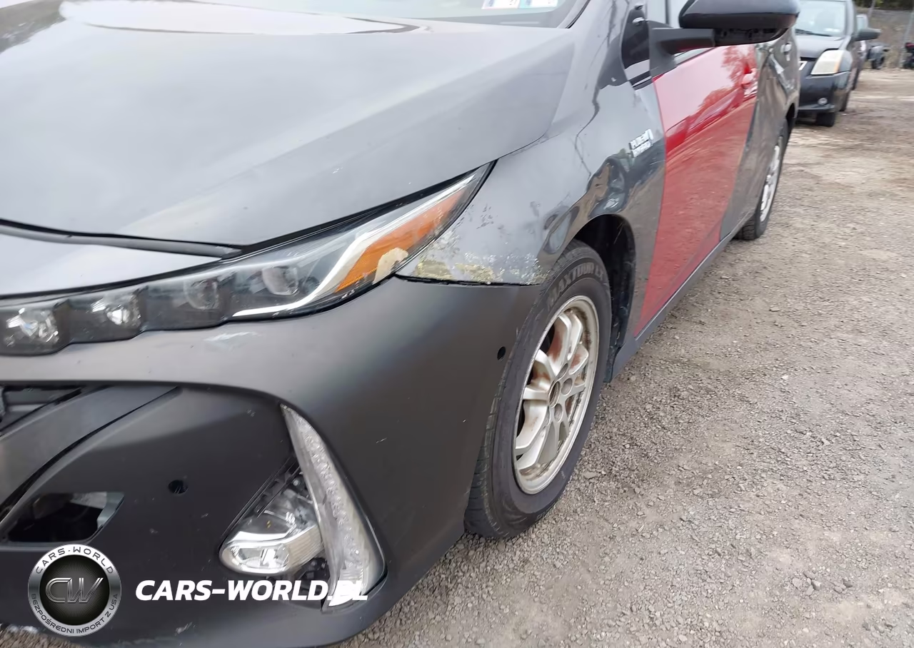 2018 Toyota Prius Prime Advanced VIN:JTDKARFP8J3079965 - 6