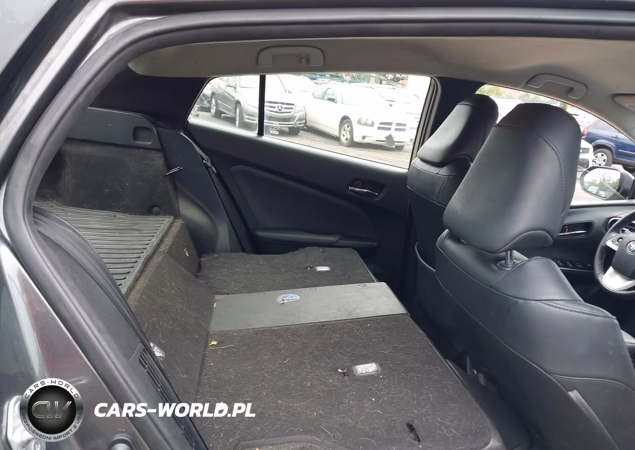 2018 Toyota Prius Prime Advanced VIN:JTDKARFP8J3079965 - 8